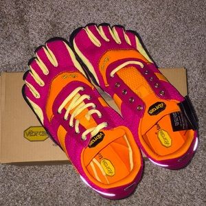 Vibram Women’s Speed Shoe (size 39)
